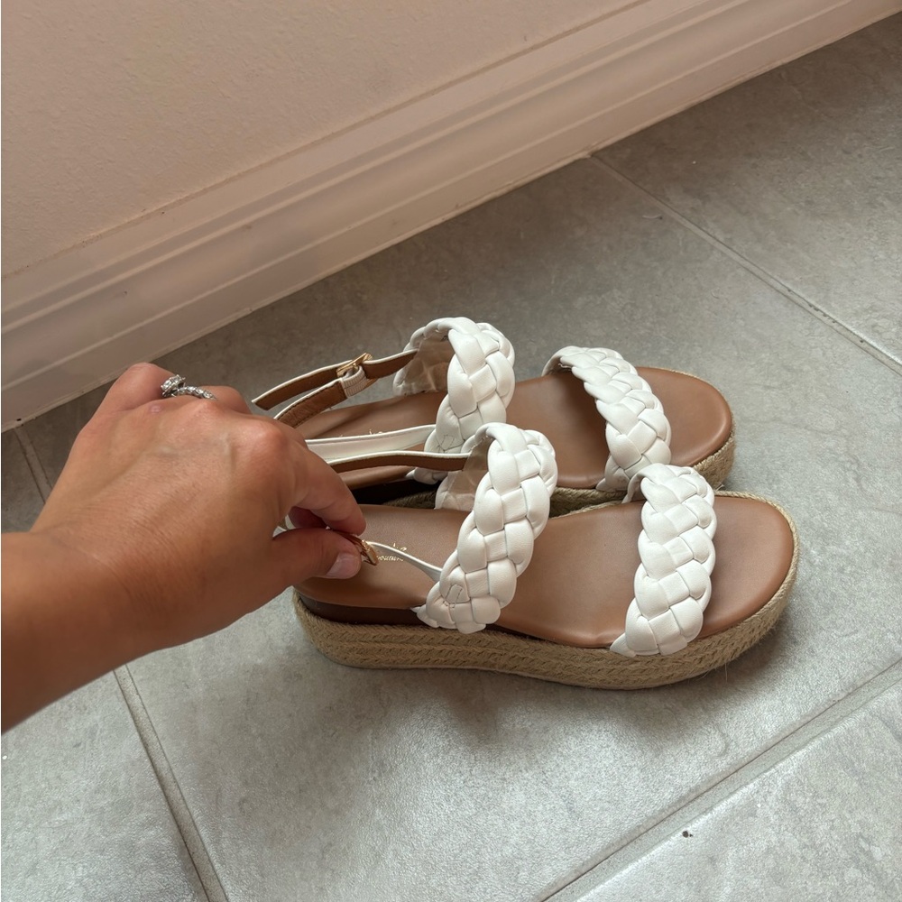 Girls size 3 like new white espadrille sandals !